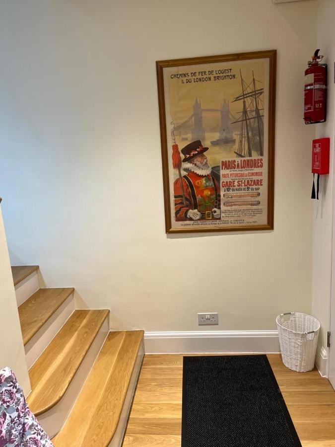 Serene Townhouse With Parking London Exteriör bild