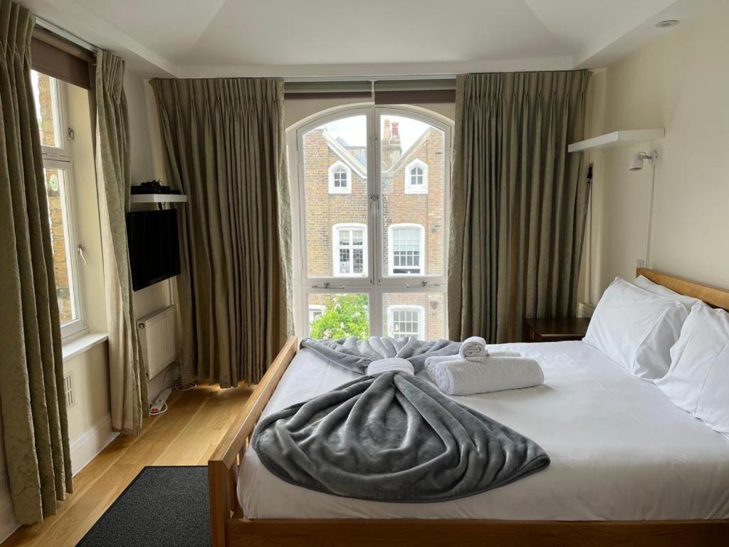 Serene Townhouse With Parking London Exteriör bild