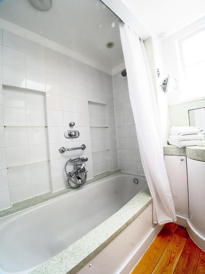 Serene Townhouse With Parking London Exteriör bild